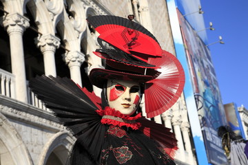 Fototapeta na wymiar maschere veneziane 2011