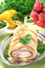 Pfannkuchen mit Lachs und Frischkäse