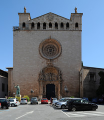 Fototapeta na wymiar Église basilique du monastère franciscain