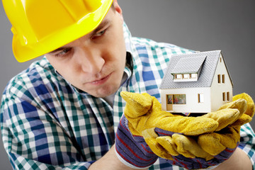 Constructor with house model