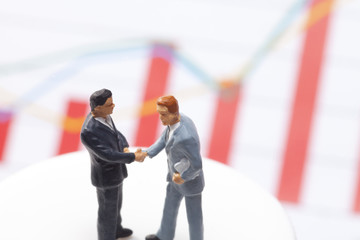 Obraz premium 握手するビジネスマン