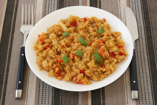 Lentil with red pepper and onion