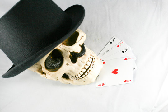 Spielsucht - Totenkopf - Asse