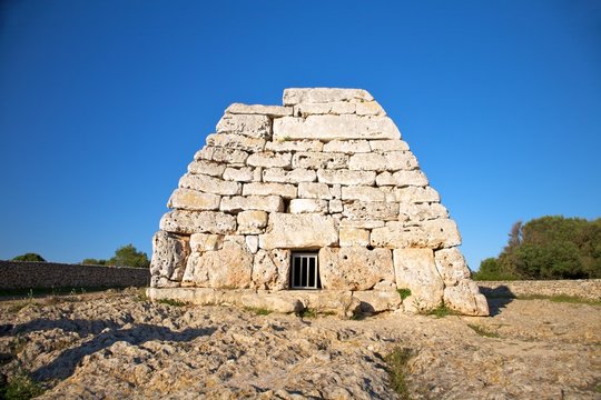 close entry of prehistoric naveta