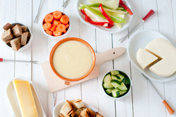 Käsefondue, Cheesefondue, Fondue on white table