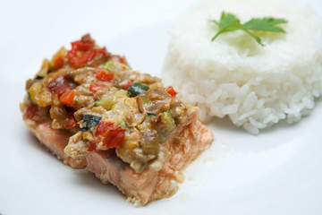 Saumon en croûte de légumes