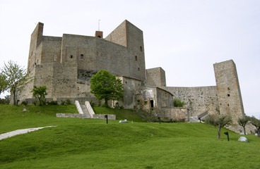 Fototapeta na wymiar Rimini, zamek w Montefiore Conca