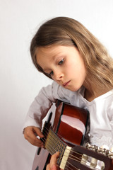 musizierendes M&auml;dchen