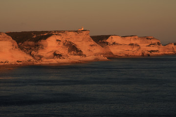 Fototapeta na wymiar Cliff coast at dusk