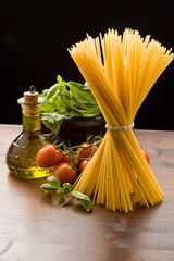 Ingredienti per pasta al pomodoro