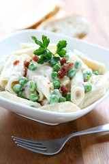 Pasta with Prosciutto and Peas