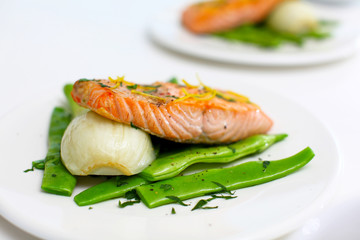 Salmon fillet with green beans and fennel
