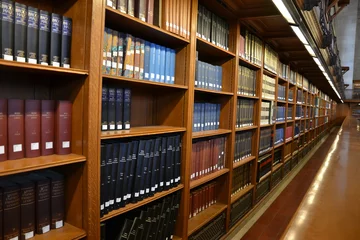  Bibliotheek, boekenplank met encyclopedieën in New York Library © Markus Haack