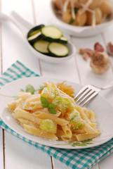 pennette con zucchine tre