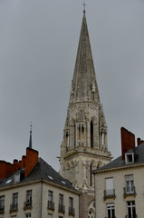 Fototapeta na wymiar Un clocher dans Nantes