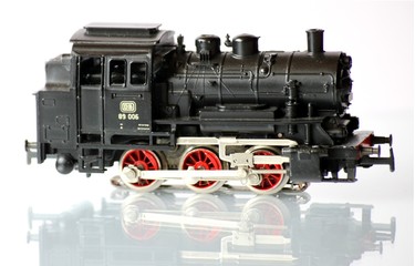 Fototapeta na wymiar Model Railway lustrzane ciągnik