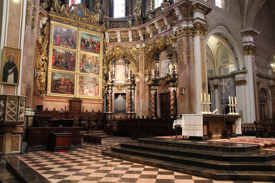 Valencia cathedral interior