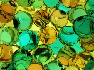 Bulles d'eau jaunes et vertes