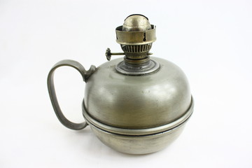 lampe à pétrole en étain