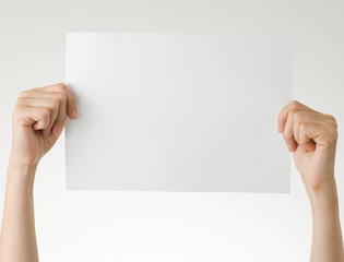 Obraz premium hands with paper