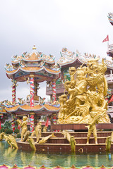 chinese temple statue