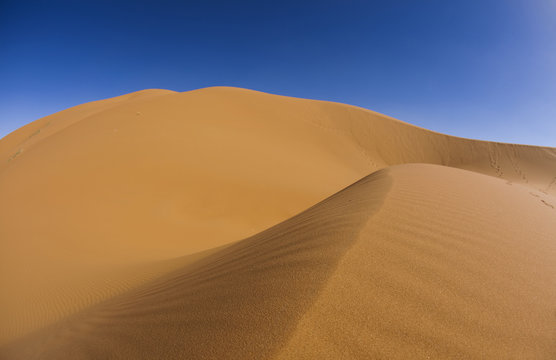 Desert sand © Sebastian Duda