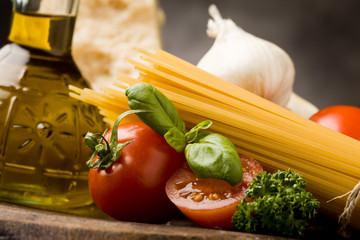 Ingredienti per Pasta al Pomodoro 3