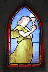 Le Saint graal, vitrail d'un caveau du cimetière de Passy à Paris