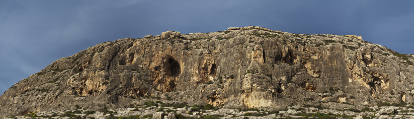 Fototapeta na wymiar Ghar lapsi Cliffs