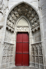 Fototapeta na wymiar Auxerre cathedral door, France