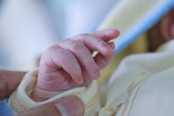 Fototapeta na wymiar nowo narodzonych niemowląt w sali operacyjnej