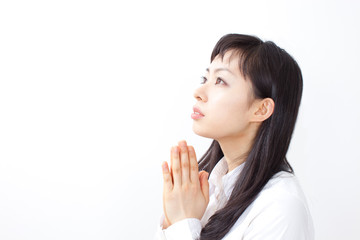 祈る女性