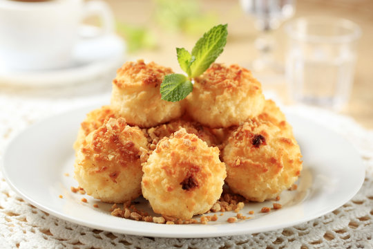 Coconut macaroons