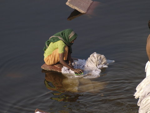 Lavando la ropa en la India