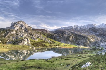 Fototapeta na wymiar Jeziora Covadonga, Asturia, Hiszpania.