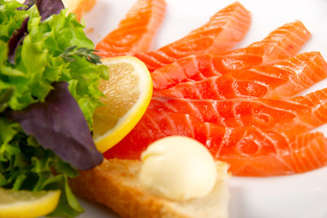 sliced ​​salmon