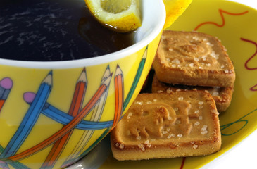 tazza di te' con i biscotti, dettaglio