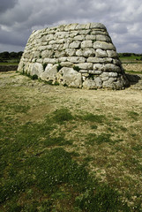 Naveta des Tudons, Menorca, Islas Baleares © grantuco