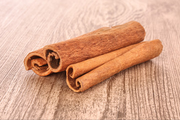 Cinnamon bark on wooden table