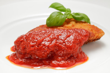 Putenschnitzel mit Tomatensugo