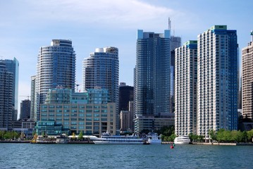 Toronto Waterfront © lmel900