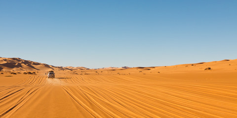 Fototapeta na wymiar Sahara Desert Safari