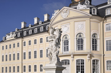 Fototapeta na wymiar Schlosshof Hubertusburg Detail