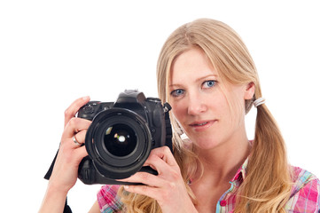 Junge Frau mit Digitalkamera