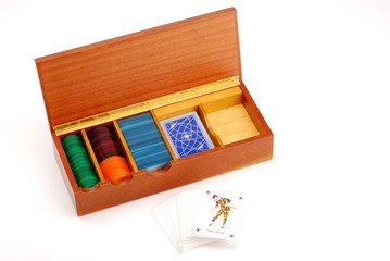 SCATOLA CON CARTE E FICHES