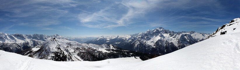 panoramica vallata alpina Valmalenco - Italy