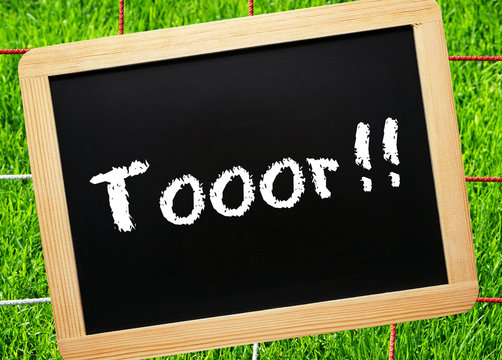 Fu&szlig;ball Schild mit Text Tooor