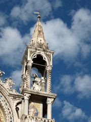 Fototapeta na wymiar Venice - the upper facade of the Cathedral of the St Mark