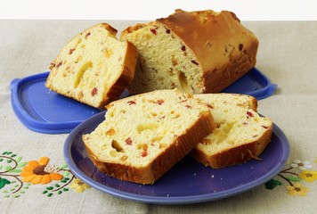 sweet bun with raisins