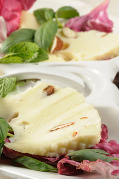 antipasto di formaggio tuma alle arance